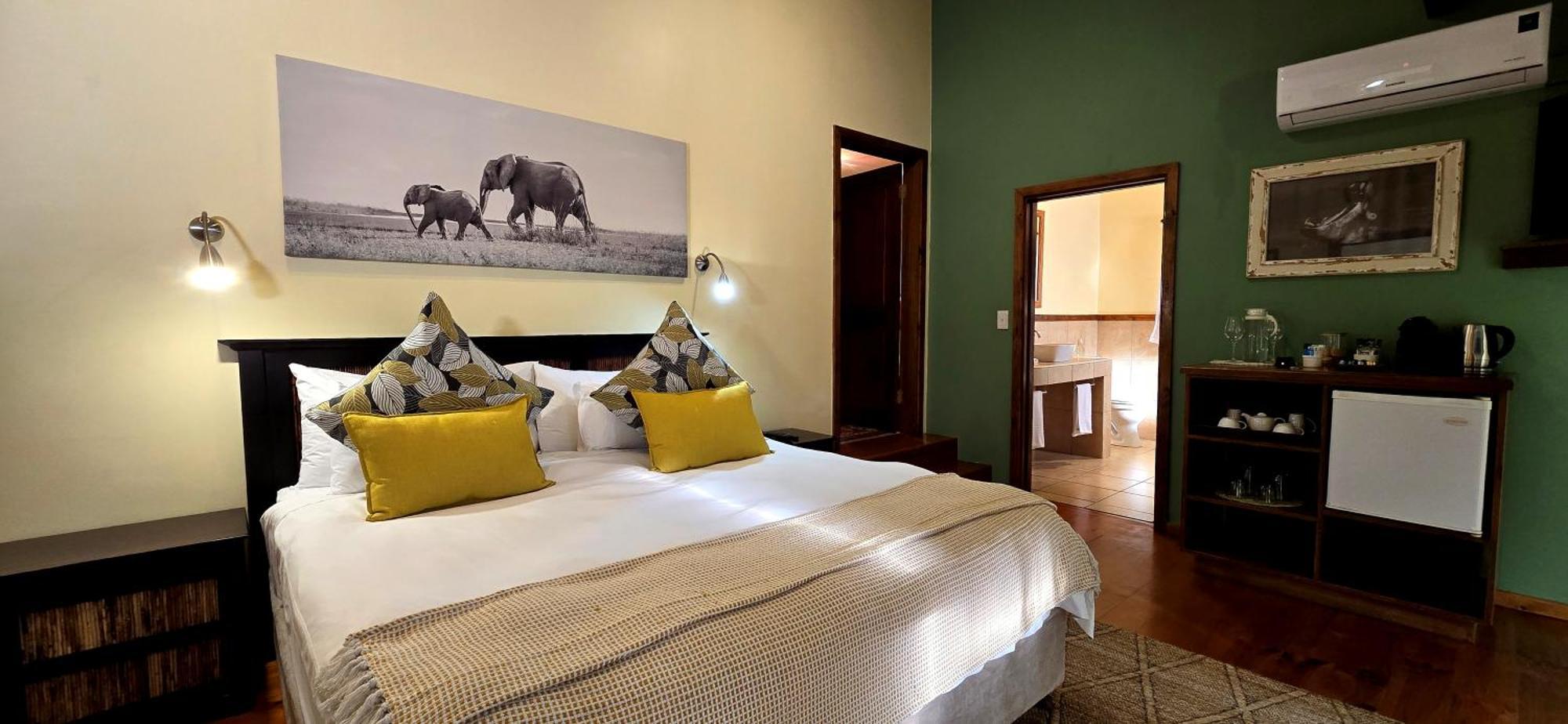 Elephant Hide Of Guest Knysna