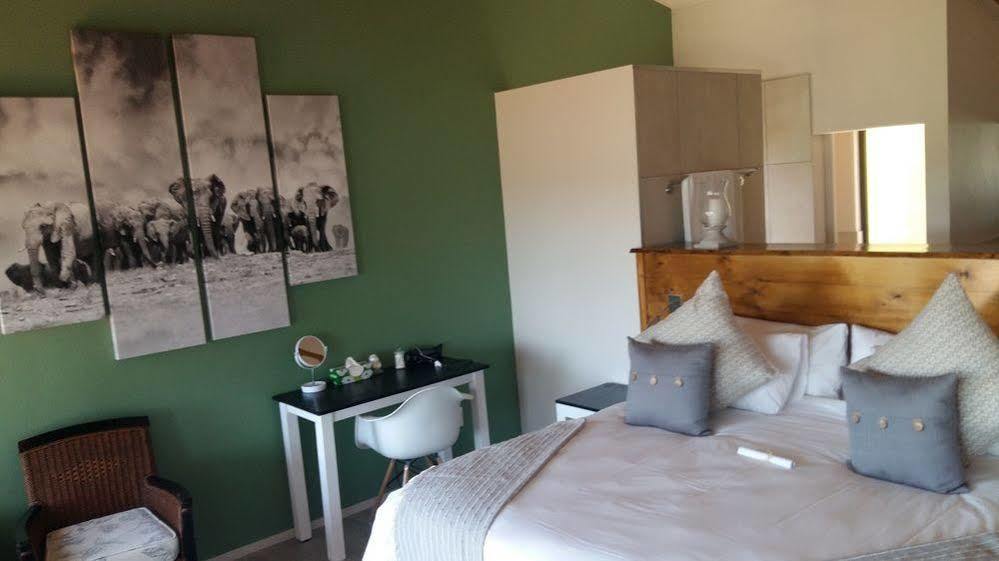 Lodge Elephant Hide Of Guest