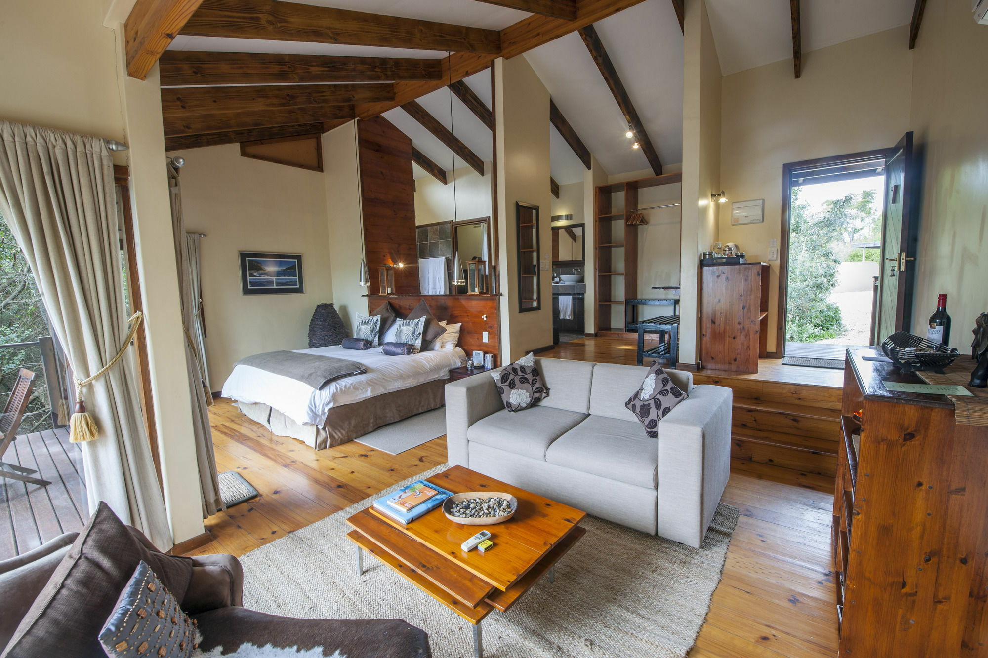 Elephant Hide Of Guest Lodge *