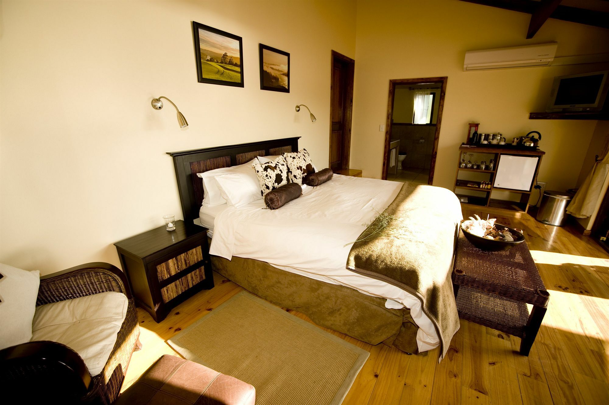 Elephant Hide Of Guest Lodge *